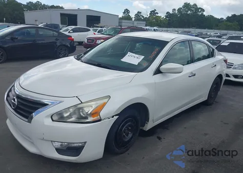 2014 Nissan Altima 2.5 S z USA, uszkodzony, nr VIN 1N4AL3AP1EN366932